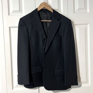 Men’s navy blue suit size small.
